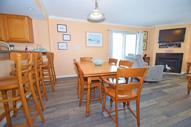 Dining, Bel Mare 101 3 Bedroom Condo, Worcester