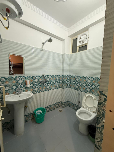 Bathroom 4, v3k invitee retreart, Garhwal