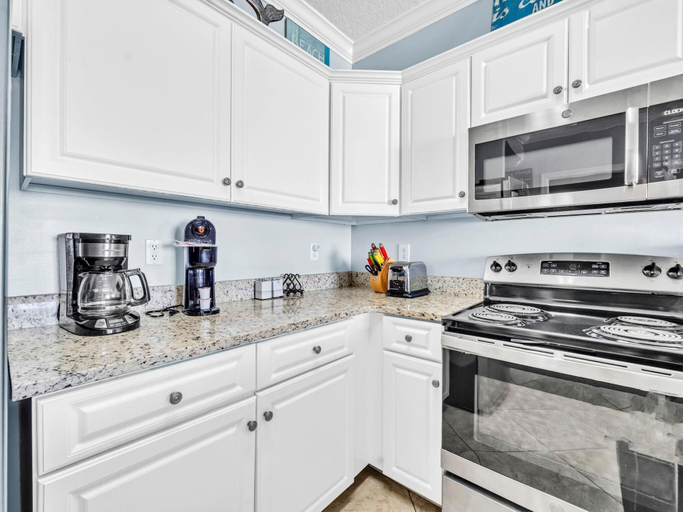 Private kitchen 5, Emerald Isle Resort 605, Bay