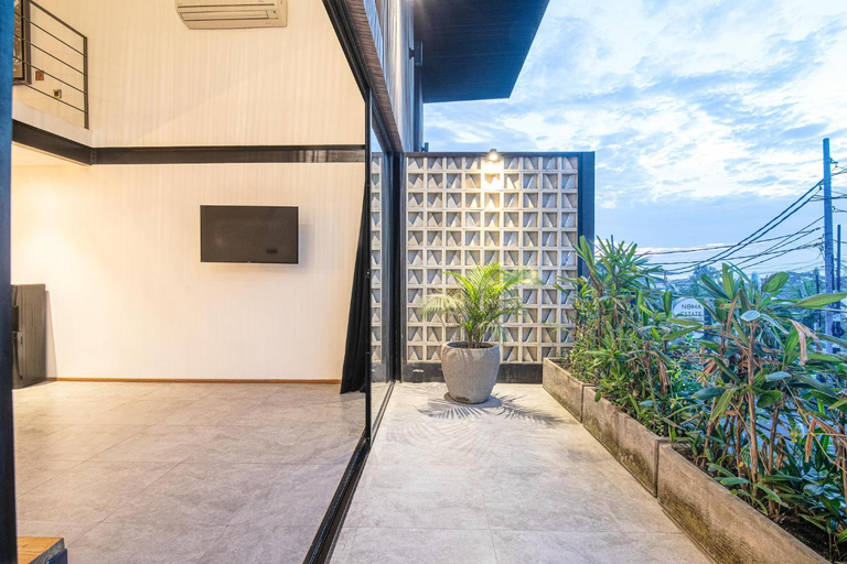 Exterior & Views, Expansive Loft 200m from Canggu Beach, Badung