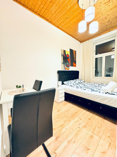 Room 3, Elegant Five Bedroom Residence Alterlaa, Wien