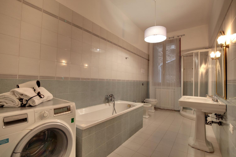 Bathroom 5, Accademia Opera Deluxe by Wonderful Italy, Venezia