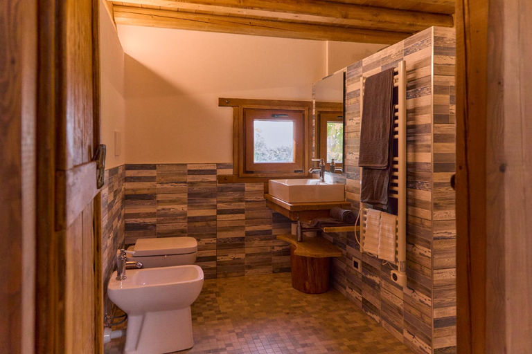 Bathroom 2, Ca' Biscott, Mantua