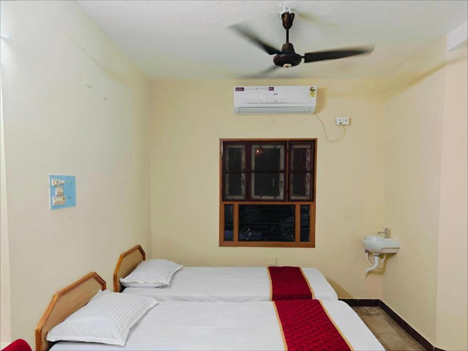 Bedroom 2, Daya Dharmam Residency, Tiruvannamalai