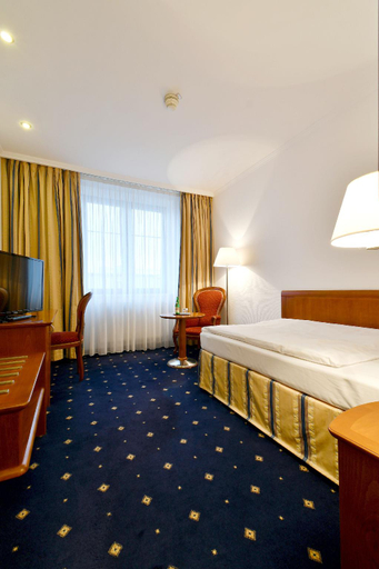 Bedroom 2, Hotel Coronet, Praha 5