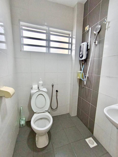 Bathroom 3, Animation Homes I Meru Raya IPOH I by Grab A Stay l 1–16pax, Kinta