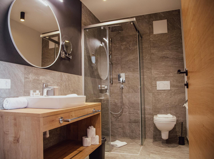 Bathroom 2, A CASA Serenity, Landeck