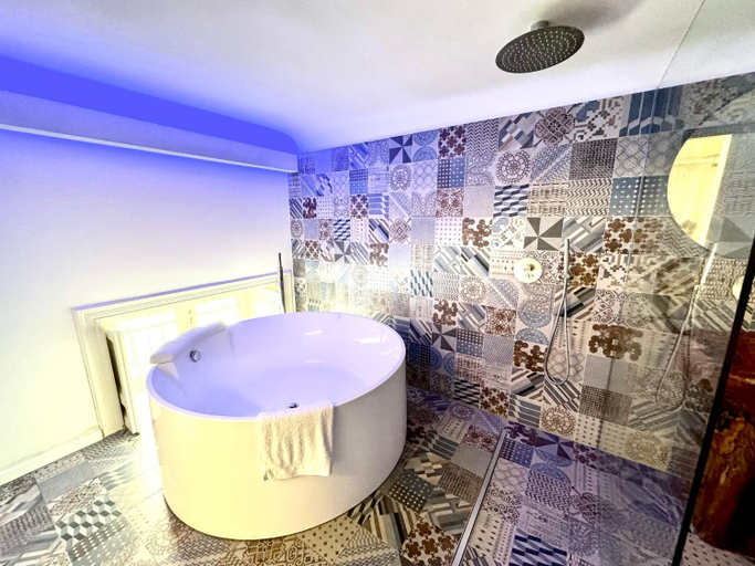 Bathroom 3, City Suites at Cortile Nobile, Catania