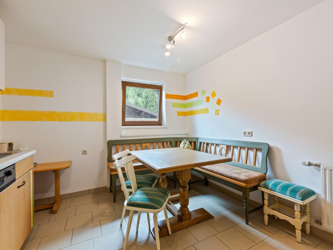 Others 4, Apartment in Saalbach near Ski Lifts, Zell am See