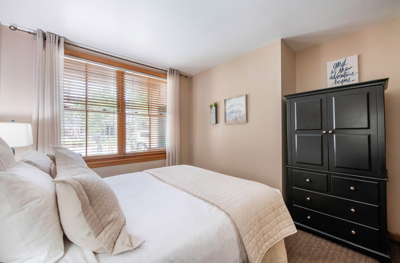 Room 2, Premium Unit 1108 - One Bedroom - Zephyr Mountain Lodge 1 Condo, Grand