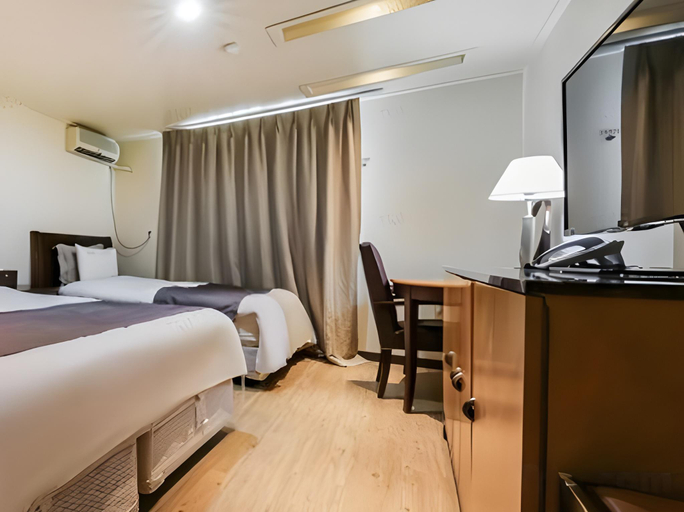 Bedroom 4, Seosan Hotel, Seosan