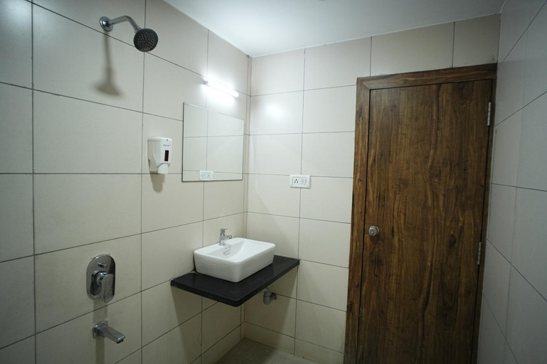 Bathroom 4, Hotel kartiki, Aurangabad
