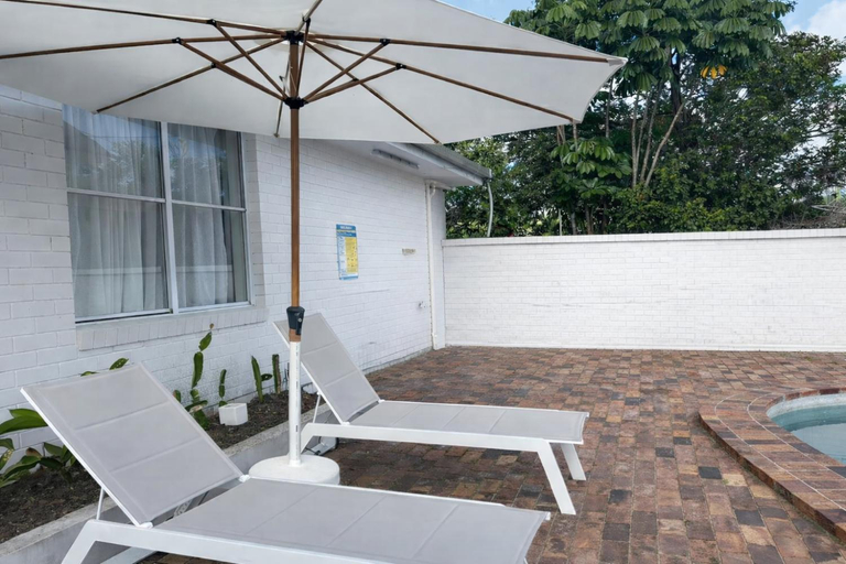 Sport & Beauty 3, Cooks Endeavour Motor Inn, Tweed Heads