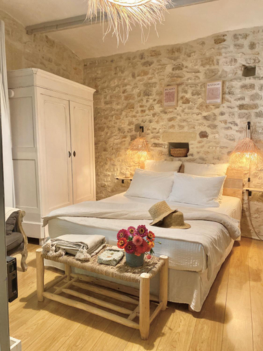 Bedroom 2, La Dame Jeanne, Gard