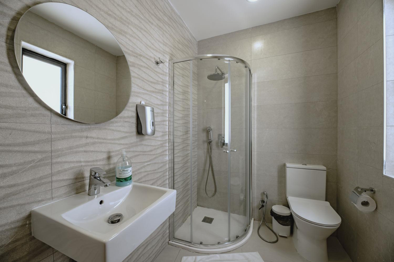 Bathroom 3, Euroclub Hotel, Saint Paul's Bay
