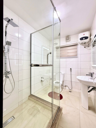 Bathroom, Declans Apartment, AbujaMun