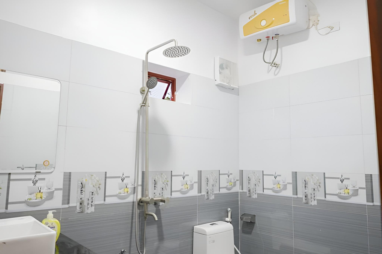 Bathroom, Trang An Garden Bungalow, Hoa Lư