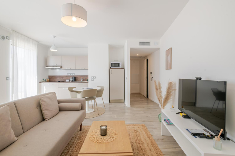 Others 2, Residence Services Oh Activ Avignon, Vaucluse