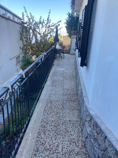 Others 3, Elegant mini appartments Floridia close to the center private parking, Messina