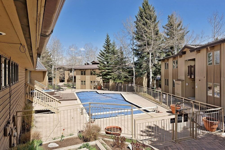 Property grounds 4, Snowmass 2BR Loft Retreat Deck, Fireplace & Views - 21E, Pitkin