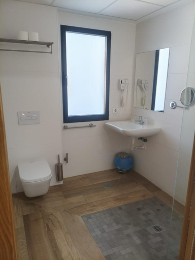 Bathroom, Hostal los Rosales, León