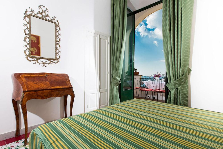 Bedroom 2, Palazzo Margherita, Salerno