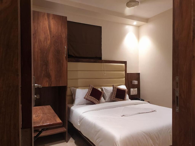Bedroom 4, HOTEL ADAMS INN, Mumbai Suburban