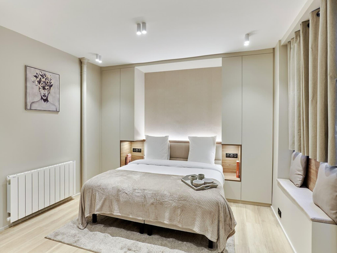 5, Sublime and new studio Center of Paris, Paris