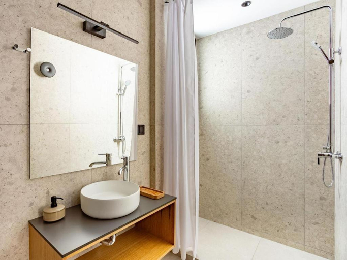 Bathroom 3, Sanders Tower Centre Thessaloniki, Central Macedonia