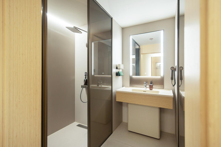Bathroom 4, JI Hotel Shanghai Caohejing, Shanghai