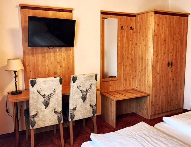 Bedroom 4, Hotel Paintner, Fürstenfeldbruck
