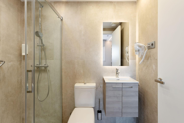 Bathroom 3, Aparthotel Vilassar, Barcelona