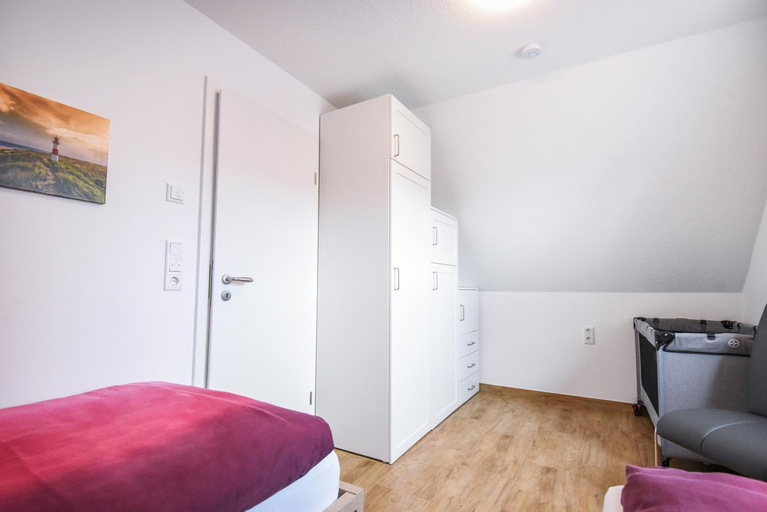 Bedroom 2, Holiday home Maja am See, Aurich