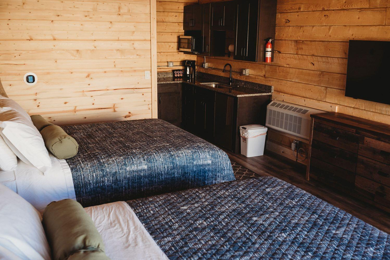 Bedroom 2, Muddy Creek Mining Company, Wayne