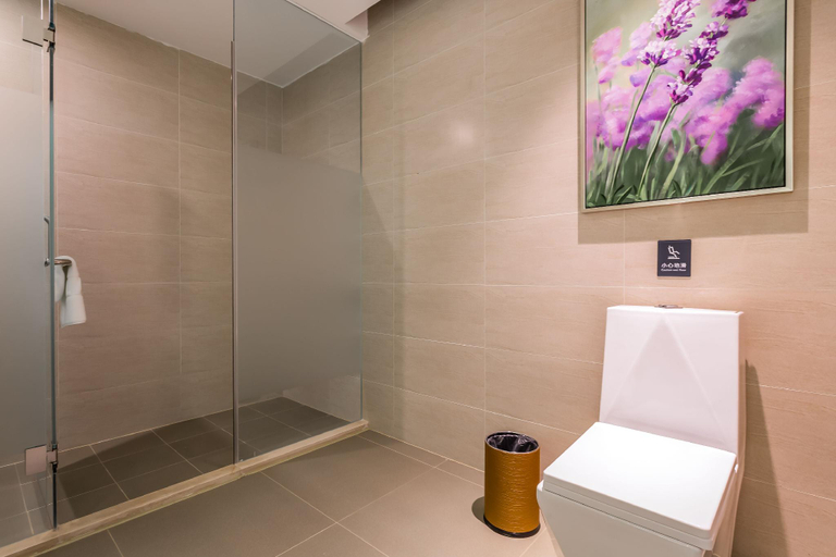 Bathroom 3, Lavande Hotel Langfang Xianghe, Langfang