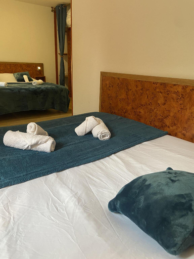 Bedroom 2, Hotel du Cerf, Cher