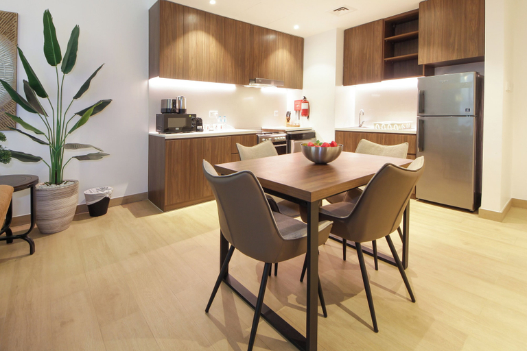 Dining 3, 1BR with Beach Access La cote La mer