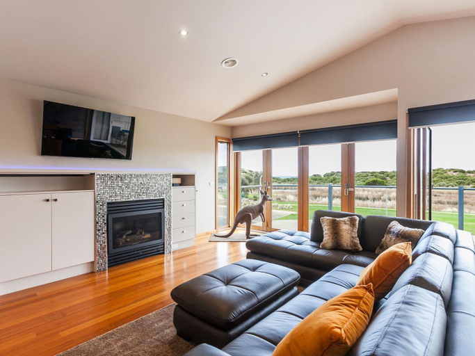 Others 3, Esplanade Frontage 219a Sea Views Steps to the beach, Surf Coast - East