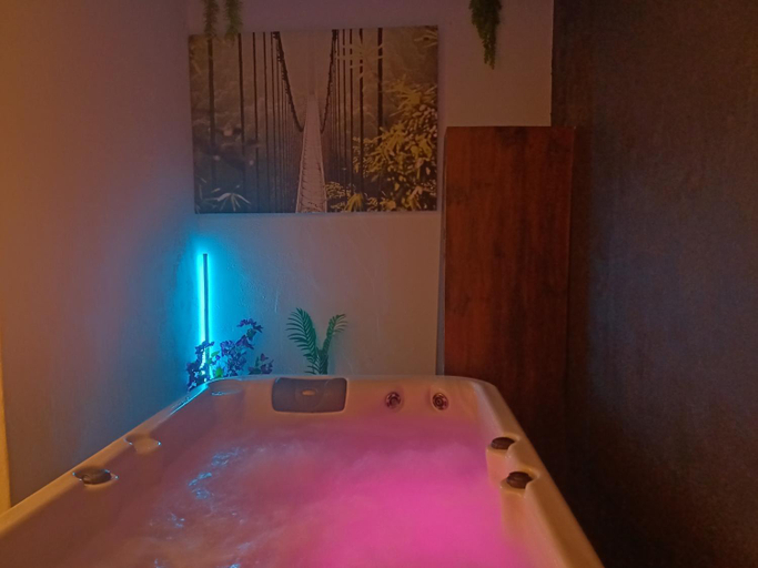 Others 4, Maison avec jacuzzi, Bouches-du-Rhône