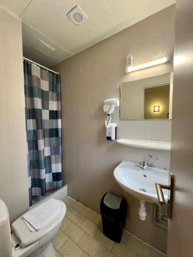 Bathroom 2, Residences saint pierre, Hautes-Pyrénées