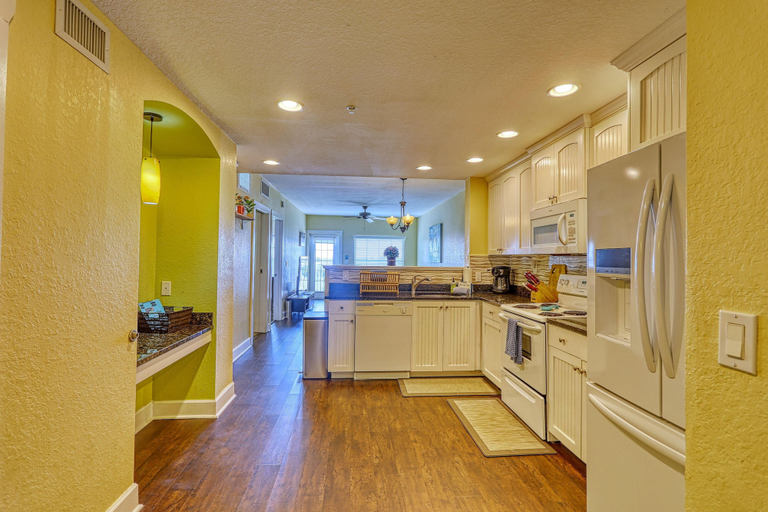 Private kitchen 4, Harbourside 8816, Pinellas