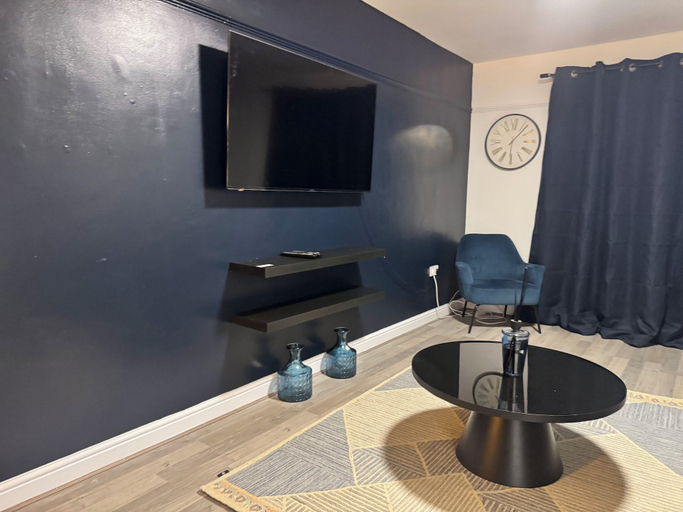 Living area 5, Corporate 3bedroom home with parking, London