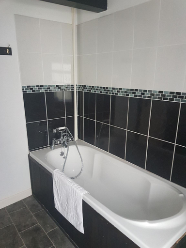 Bathroom, The Anchor Inn, Devon