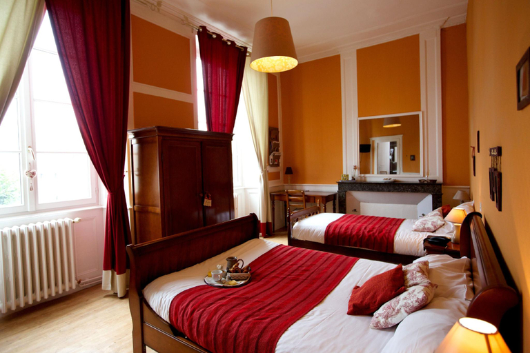 Bedroom 2, L'Alzire - Logis Auberge Culturelle, Creuse