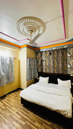 Room 4, CHEERS CLUB & HOTEL, Udaipur