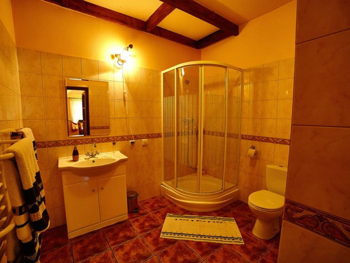 Bathroom 5, Stylowy Zajazd Pod Czarnym Kogutem, Bieszczady