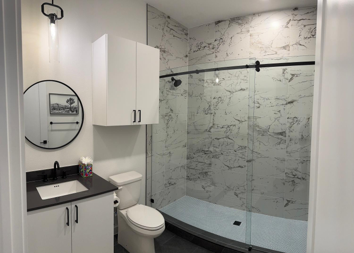 Bathroom 4, The Mercer, Comal
