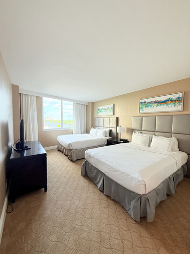 Room 2, Sunrise on the Intracoastal, Broward