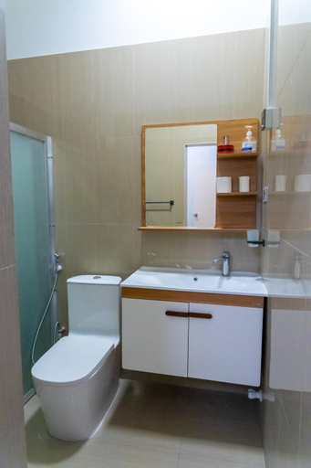 Bathroom 4, Samaik Thulusdhoo Inn, Kaafu Atoll