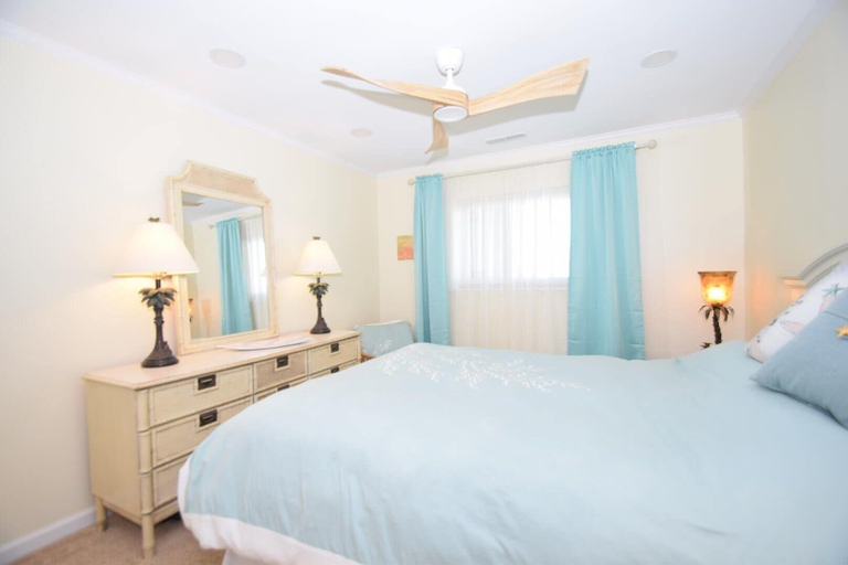 Room 4, Thunder Island 91b 2 Bedroom Condo, Worcester
